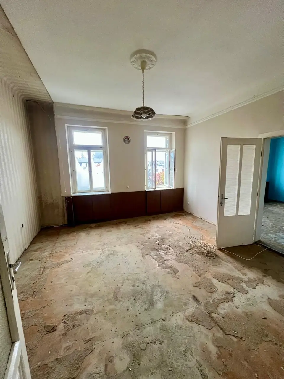 Entkernung Altbauwohnung Wien – Zustand nachher ohne Böden und Innenausbau